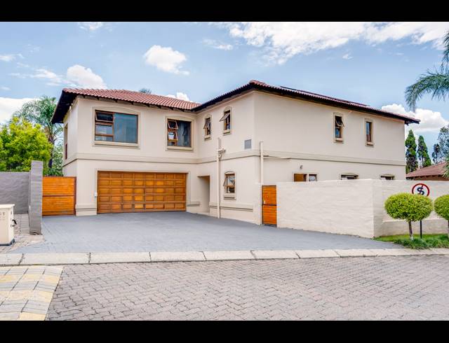 4 BEDROOM FREESTANDING SOLD IN FOURWAYS